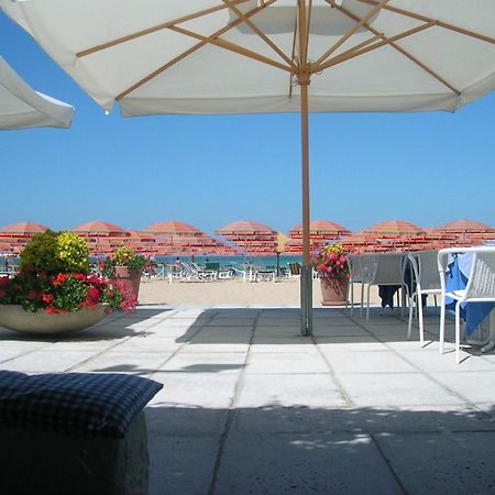 Albergo Punta De L'Est Francavilla Al Mare Luaran gambar