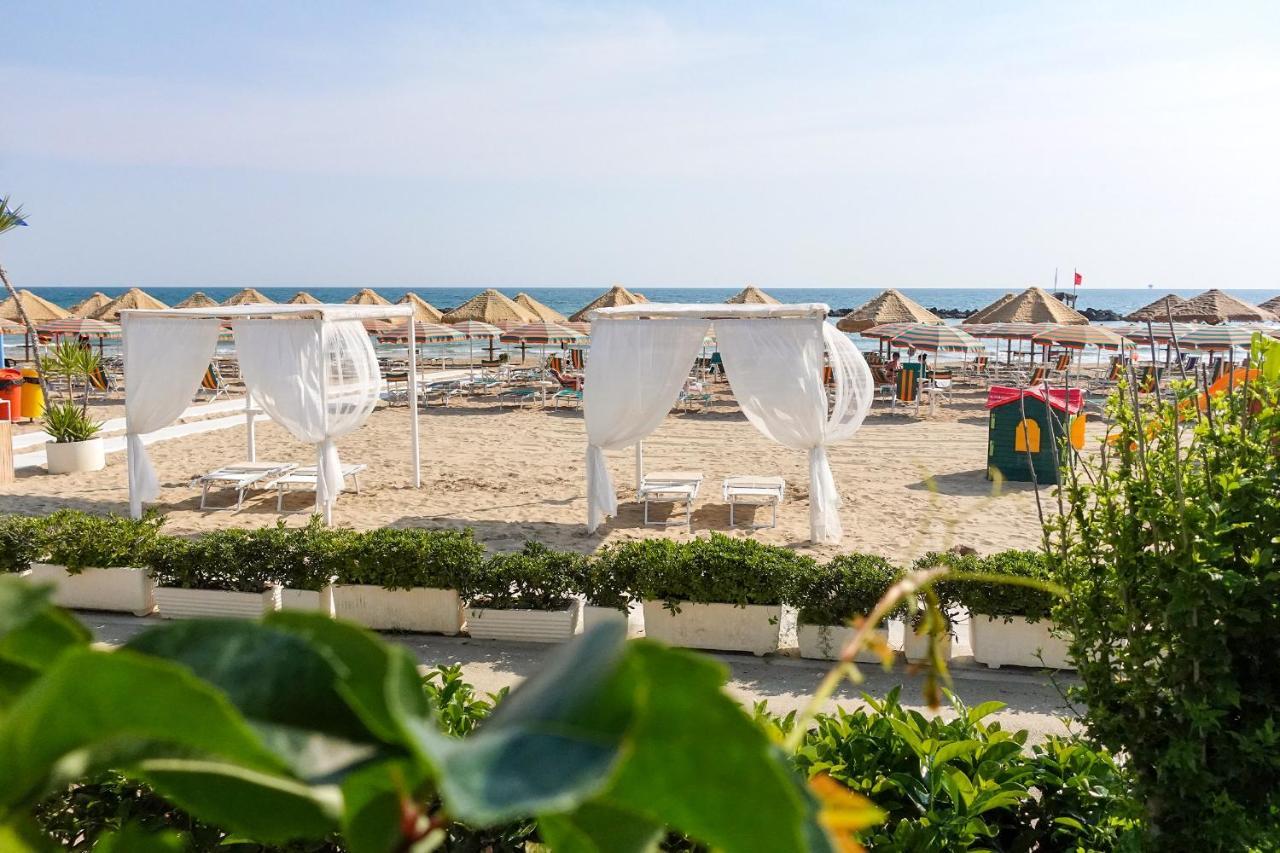 Albergo Punta De L'Est Francavilla Al Mare Luaran gambar