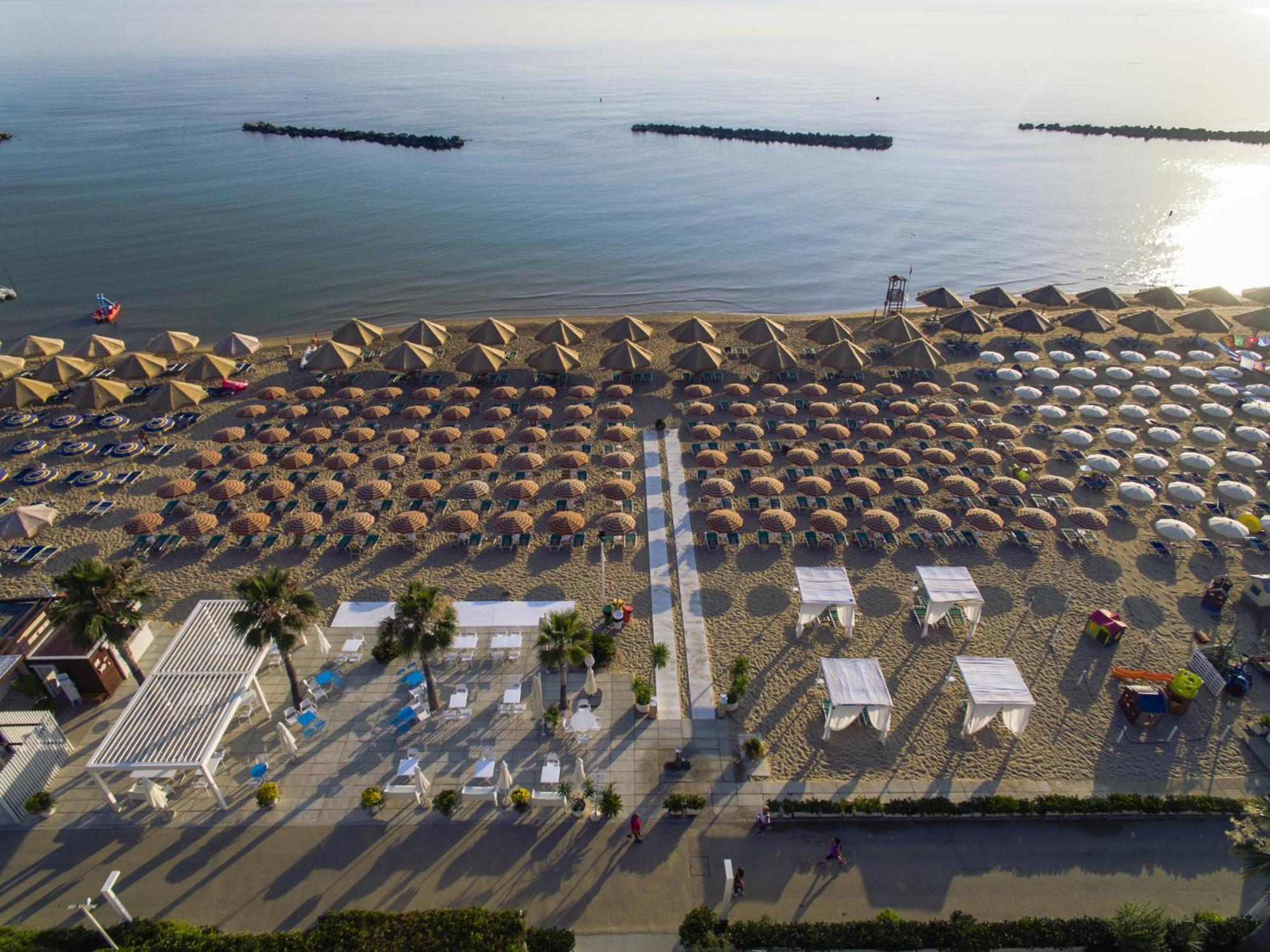 Albergo Punta De L'Est Francavilla Al Mare Luaran gambar
