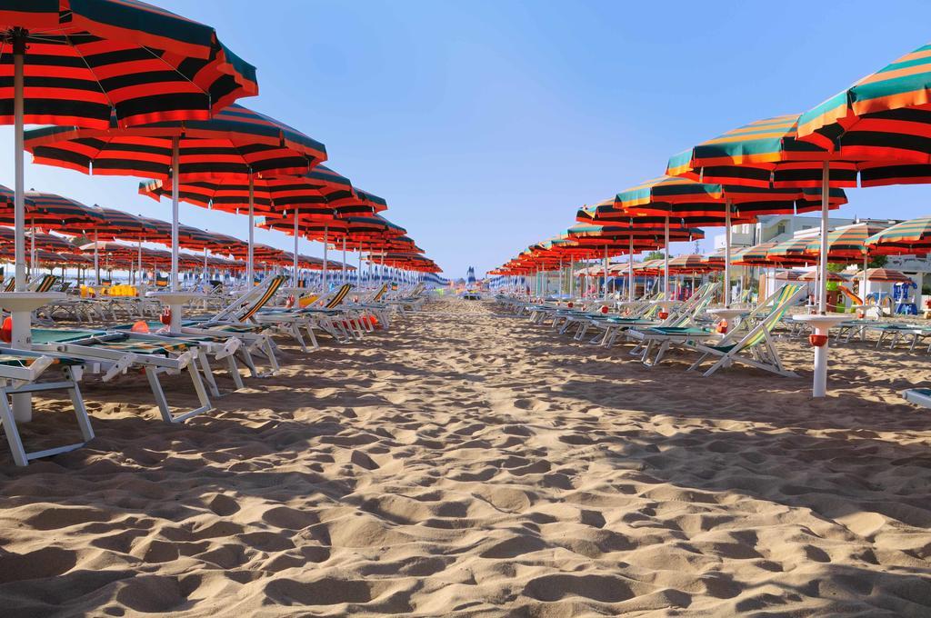 Albergo Punta De L'Est Francavilla Al Mare Luaran gambar