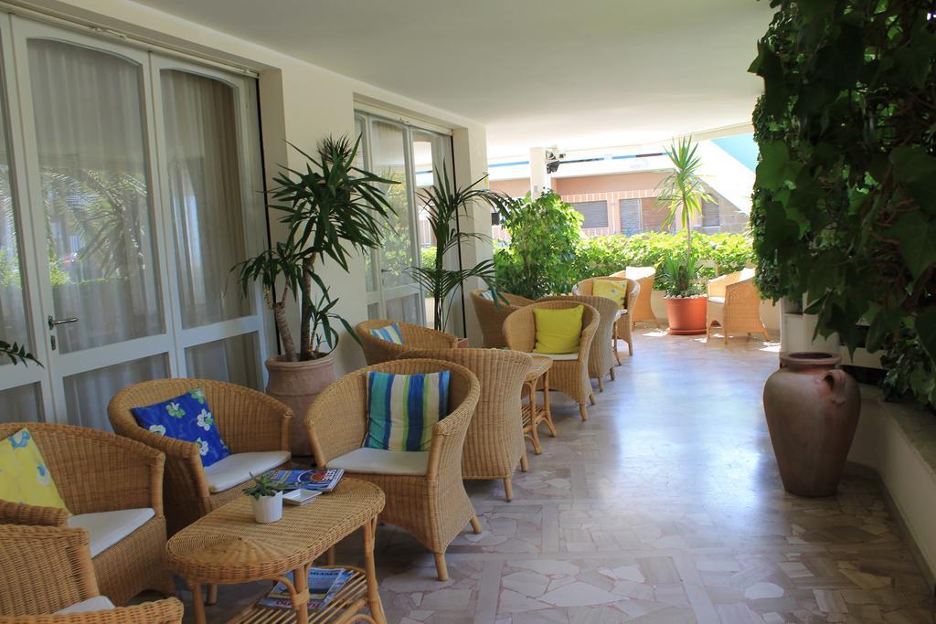 Albergo Punta De L'Est Francavilla Al Mare Luaran gambar